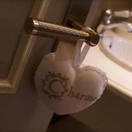 Le Crillon Hotel 3*