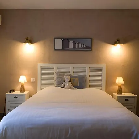 Le Crillon Hotel 3*
