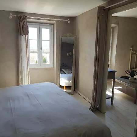 Le Crillon Hotel 3*