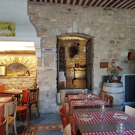 Le Crillon 3* Murs (Vaucluse)